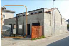 Foto Immobile in asta di 83 m con 2 locali e box auto in vendita a Chioggia