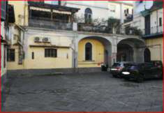 Foto Immobile in asta di 851 m con 2 locali in vendita a Napoli