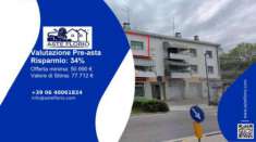 Foto Immobile in asta di 94 m, box auto in vendita a Cormons