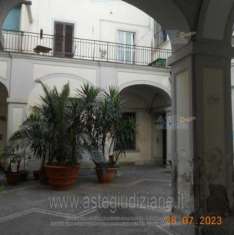 Foto IMMOBILI-IMMOBILE COMMERCIALE-P.za giuseppe garibaldi, 118, 80100 napoli na, italia