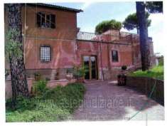 Foto IMMOBILI-IMMOBILE COMMERCIALE-Via castel de paolis