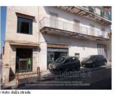 Foto IMMOBILI-IMMOBILE COMMERCIALE-Via del cimitero, 31, 80059 torre del greco na, italia