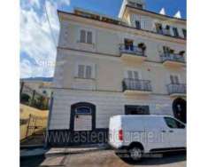 Foto IMMOBILI-IMMOBILE COMMERCIALE-Via fratte, 25, 80053 castellammare di stabia na, italia