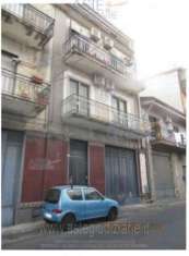 Foto IMMOBILI-IMMOBILE COMMERCIALE-Via iii retta levante