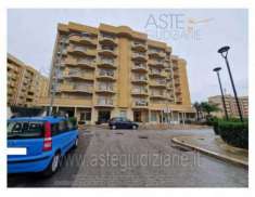 Foto IMMOBILI-IMMOBILE COMMERCIALE-Via villa rosina n.31