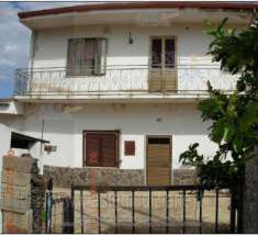 Foto IMMOBILI-IMMOBILE RESIDENZIALE-09010 morimenta de basciu su, italia