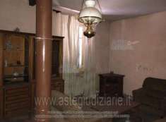 Foto IMMOBILI-IMMOBILE RESIDENZIALE-Localita' chiavenna rocchetta, via chiesa  9