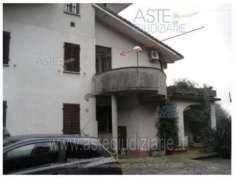 Foto IMMOBILI-IMMOBILE RESIDENZIALE-Via colli per uzzano, 10, 51010 querceta pt, italia