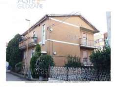 Foto IMMOBILI-IMMOBILE RESIDENZIALE-Via corno grande, 23
