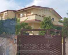 Foto IMMOBILI-IMMOBILE RESIDENZIALE-Via del monumento, 180, 00042 anzio rm, italia