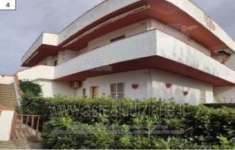 Foto IMMOBILI-IMMOBILE RESIDENZIALE-Via giannutri 56