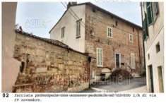 Foto IMMOBILI-IMMOBILE RESIDENZIALE-Via iv novembre 1/a