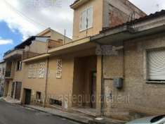 Foto IMMOBILI-IMMOBILE RESIDENZIALE-Via largo pecorelle nn. 13-15