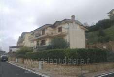 Foto IMMOBILI-IMMOBILE RESIDENZIALE-Viale cristoforo colombo 38