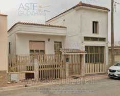 Foto IMMOBILI-IMMOBILE RESIDENZIALE-Viale f. petrarca n. 25