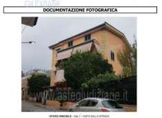 Foto IMMOBILI-IMMOBILE RESIDENZIALE-Vicolo alberto pinto, 2, 81100 caserta ce, italia