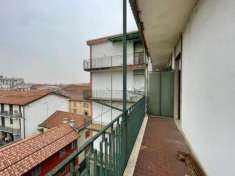 Foto In Alessandria si vende ampio appartamento