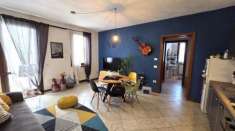 Foto In residence con piscina  ampio bilocale con garage doppio