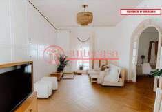 Foto in Vendita, 5 Locali, 254 mq, Trani (Centro)