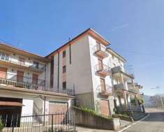 Foto in Vendita, 6 Locali, 121 mq, Gaverina Terme (Piano)