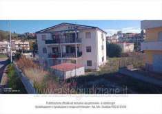 Foto in Vendita, pi� di 6 Locali, 165 mq, Crotone