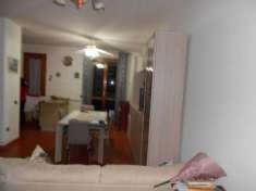 Foto In zona Santomato disponiamo di terratetto libero su 3 lati, disposto al suo interno nel seguente modo: al piano seminterrato troviamo ampia cantina a