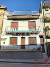 Foto Indipendente con terrazzo e garage  Via Roma