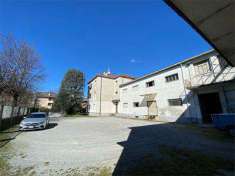 Foto Laboratorio in Vendita, 3 Locali, 370 mq, Oggiono