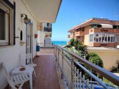 Foto LADISPOLI - Lungomare Marina di Palo ampio bilocale fronte mare