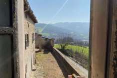 Foto LANGHIRANO / CATTABIANO - GRANDE PROPRIETA' CON TORRE DEL 1300 IN VENDITA