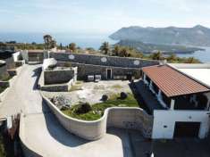 Foto Lipari, Isole Eolie, splendida villa plurifamiliare in zona Osservatorio  San S