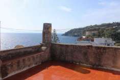 Foto Lipari, Isole Eolie. Vendesi antica casa Eoliana con terrazza panoramica,
