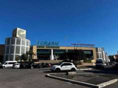 Foto Locale Commerciale - Roma . Rif.: 33475