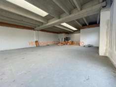 Foto LOCALE COMMERCIALE A RUSTICO FRONTE PROVINCIALE