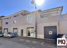 Foto LOCALE COMMERCIALE CON DEPOSITO ANNESSO - VIA GIARDINI - MONDRAGONE - Rif. V2297