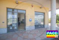 Foto LOCALE COMMERCIALE di 2 vani e di 100 mq (CURA CARPIGNANO) rif. CC8015_1