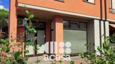 Foto LOCALE COMMERCIALE FRONTE STRADA