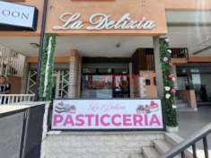 Foto Locale commerciale in vendita  Centro  via Anguillarese