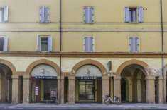 Foto Locale commerciale in vendita a Bologna, Saragozza