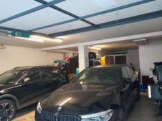 Foto locale composto da 2 ampi garages + magazzino merci sotterraneo