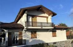 Foto Loft in Vendita, pi di 6 Locali, 480 mq, Erba