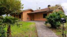 Foto LUCREZIA: Cartoceto, lucrezia in zona facilmente accessibile dalle principali vie di comunicazione proponiamo in vendita villa monopiano di recente ed