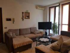 Foto Luminoso appartamento con ampio terrazzo e box auto