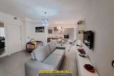 Foto Luminoso appartamento con veranda e box in vendita a Bisceglie
