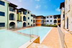 Foto LUMINOSO BILOCALE CON PISCINA E AMPIO GIARDINO