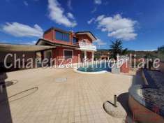Foto Lussuosa villa singola con piscina e 700 Mq di Giardino