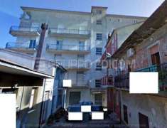 Foto Magazzini e locali di deposito di 178 mq  in vendita a Roggiano Gravina - Rif. 4451717