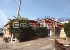 Foto Magazzini e locali di deposito di 248 mq  in vendita a Sant'Angelo all'Esca - Rif. 4524417