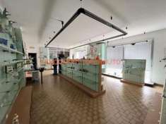 Foto MAGAZZINO CON NEGOZIO-UFFICIO ED AREA DI PERTINENZA