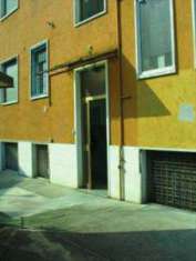 Foto Magazzino in Vendita, 1 Locale, 305 mq, Novate Milanese